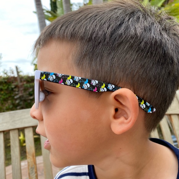 Star Wars Storm Trooper sunglasses with handled case - Picture 8 of 14